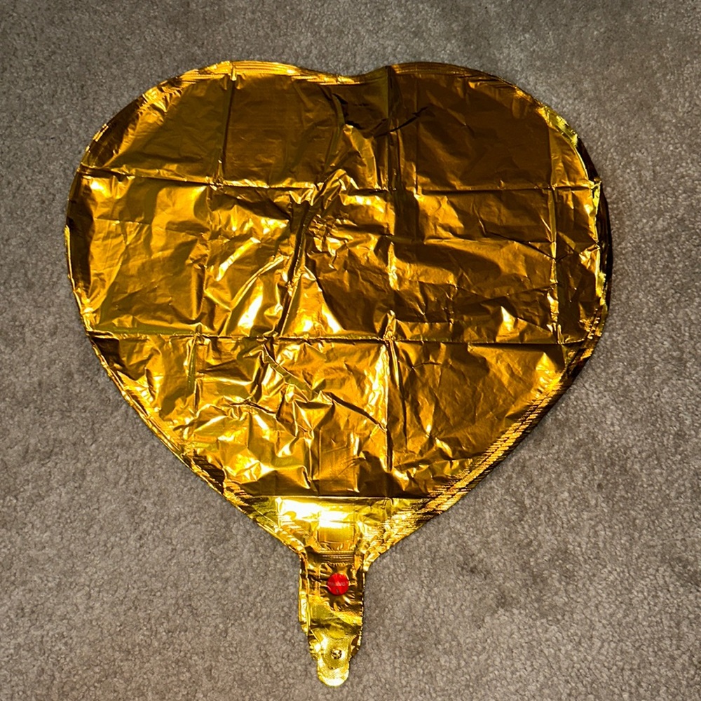 6 Heart Shaped Gold Balloons